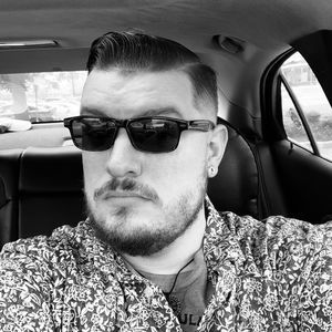 Meet your Posher, Dustin